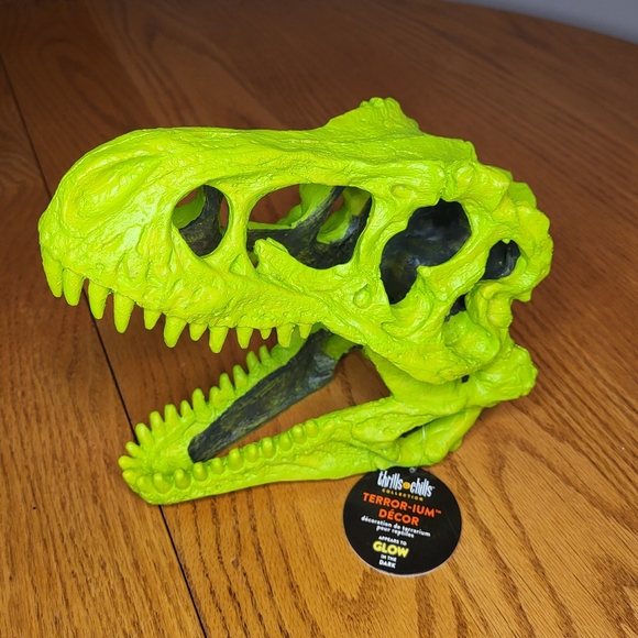 ✨️NEW Thrills & Chills Terror-ium Decor - Picture 1 of 6